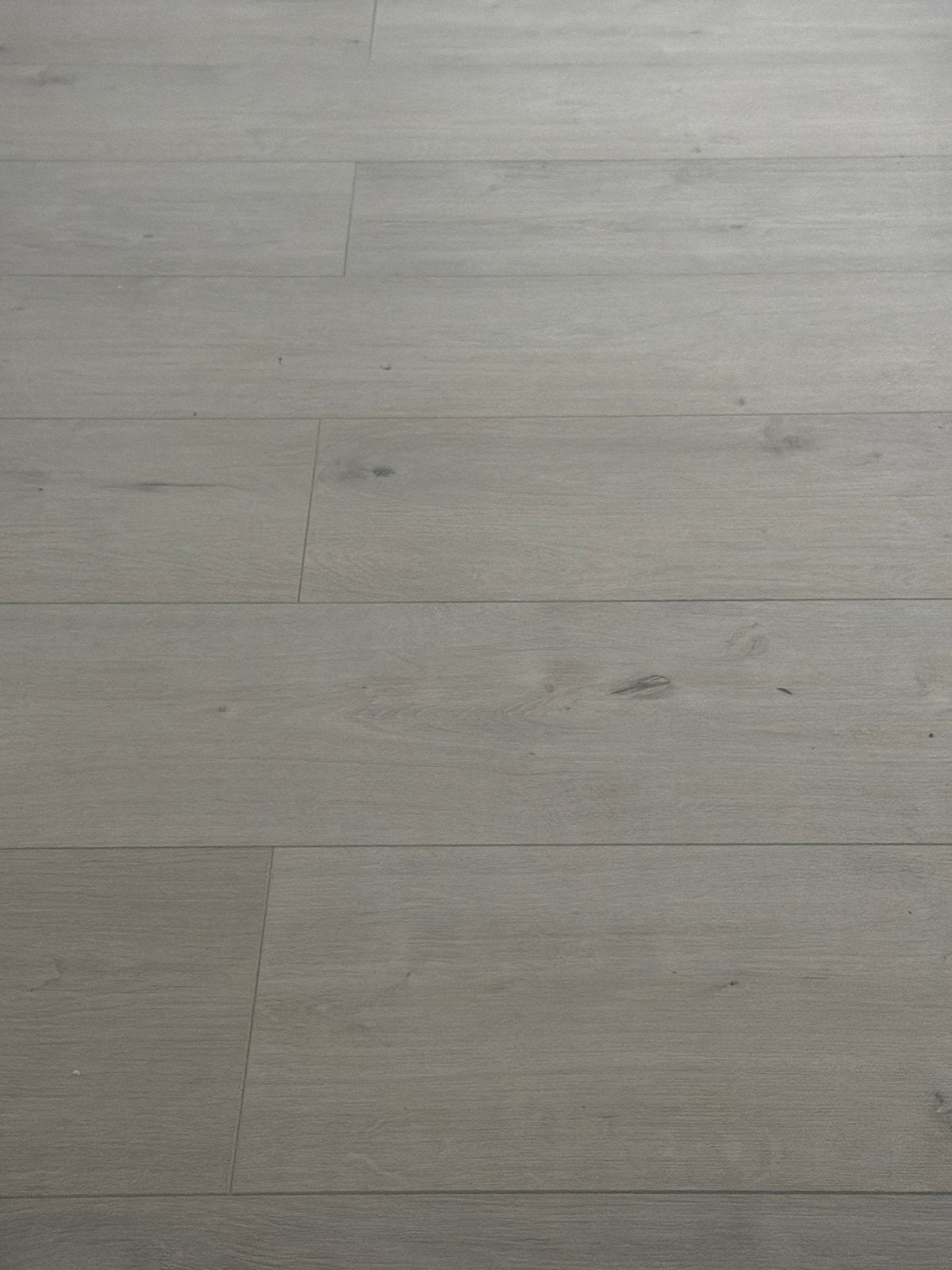 Lichtgrijze laminaatvloer 60m2, Ophalen, 50 tot 150 cm, Zo goed als nieuw, 10 m² of meer