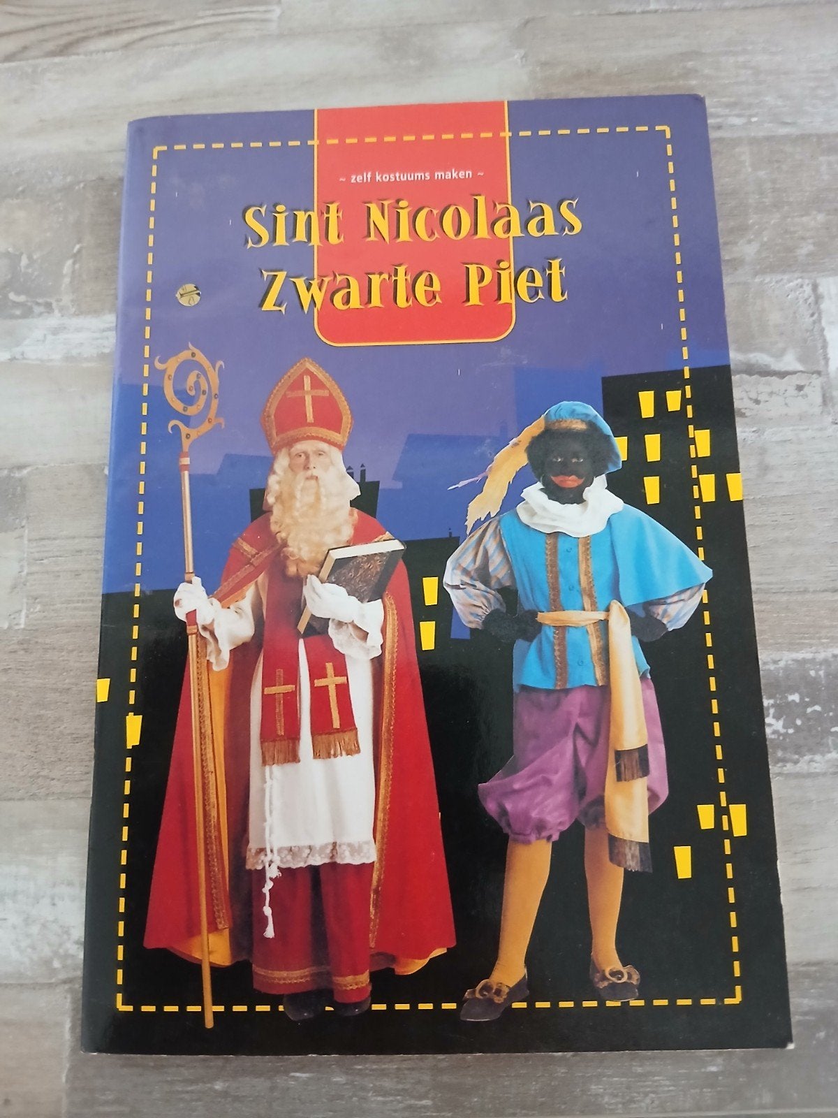 kostuums maken van Sinterklaas en Zwarte Piet, Ophalen of Verzenden, Gebruikt