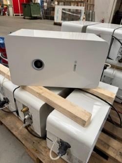 Bosch elektrische CV ketel, Ophalen, Boiler, Minder dan 20 liter, Minder dan 3 jaar oud