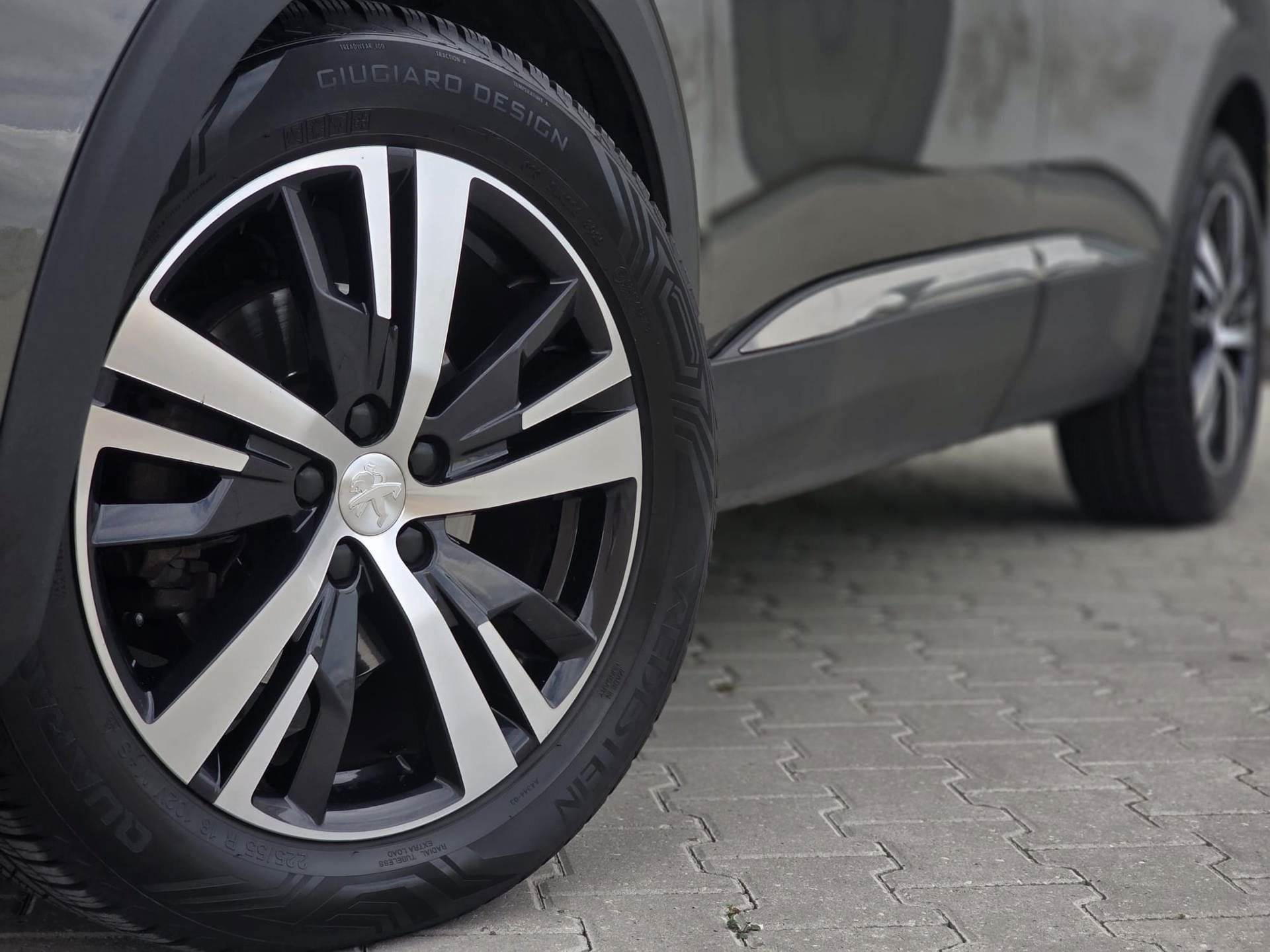 Peugeot 3008 1.2 PureTech GT Line|PANO|XENON|ACC, Voorwielaandrijving, 1199 cc, Met garantie (alle), Leder en Stof