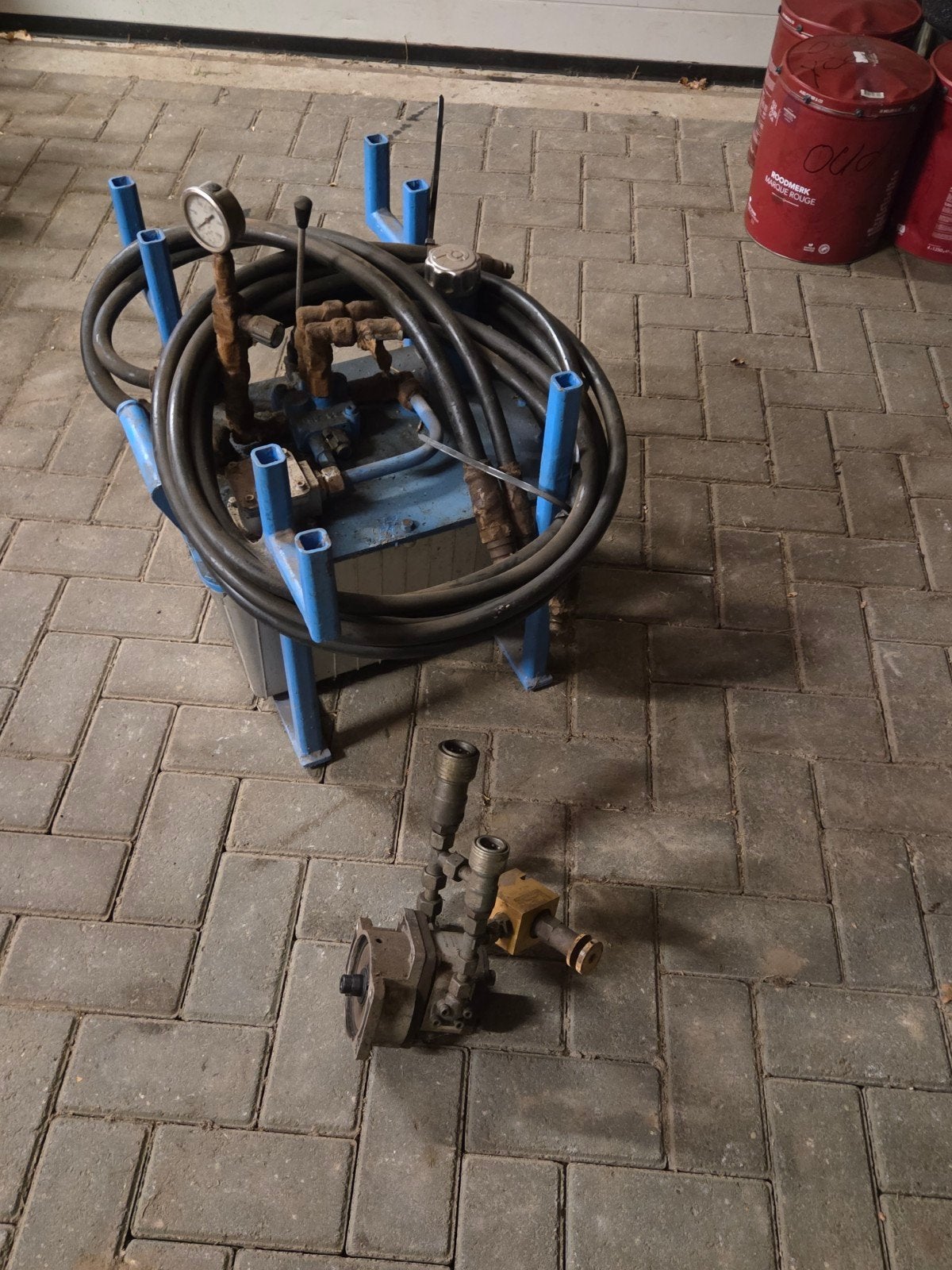 hydrauliek pompen plus tanken, Ophalen