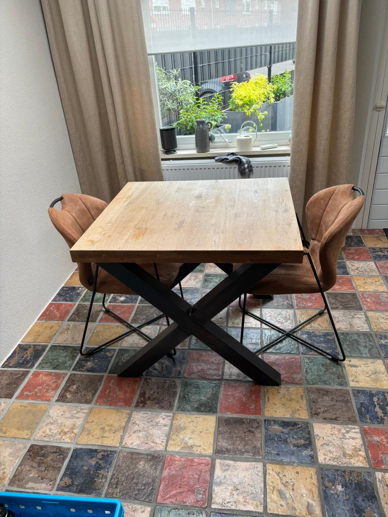 tafel en 2 stoelen, Ophalen, Grenenhout, Gebruikt, 50 tot 100 cm