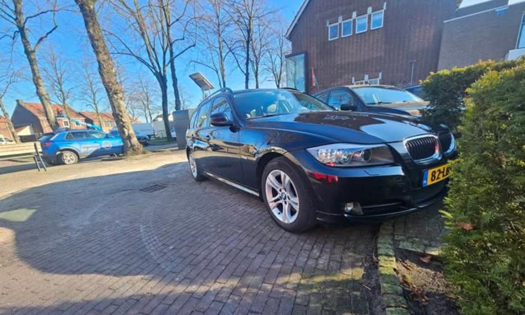 BMW 3-Serie 2.0 I 320 Touring AUT 2010 Zwart, Automaat, 1995 cc, 4 cilinders, 1435 kg