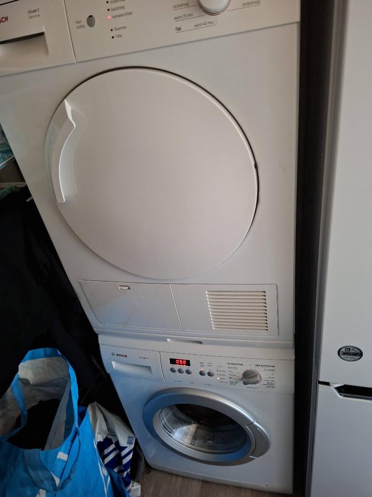 Wasmachine en droger bosch, Witgoed en Apparatuur, Wasmachines, Gebruikt, Voorlader, 6 tot 8 kg, 85 tot 90 cm, 1200 tot 1600 toeren