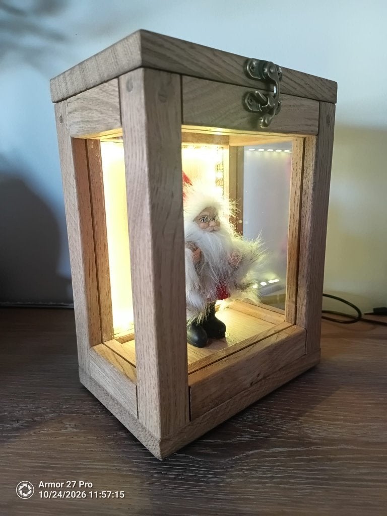 Kerstman in houten box, Ophalen of Verzenden