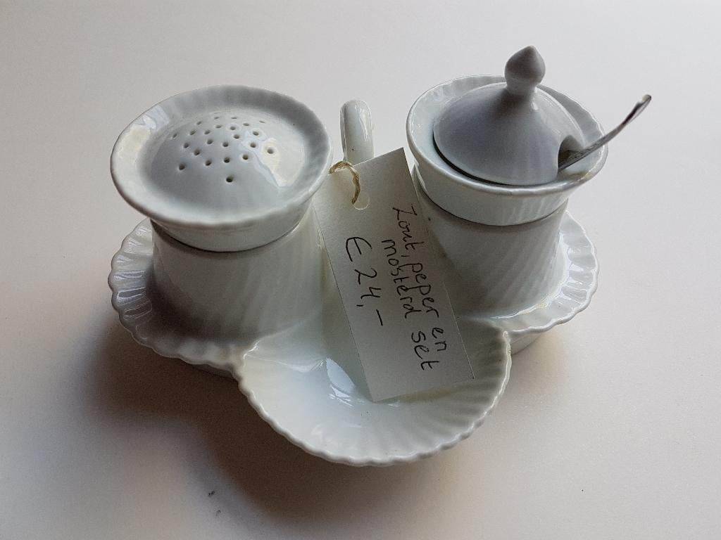Mosterd, peper en zout porseleine set, Antiek en Kunst, Antiek | Porselein, Ophalen of Verzenden