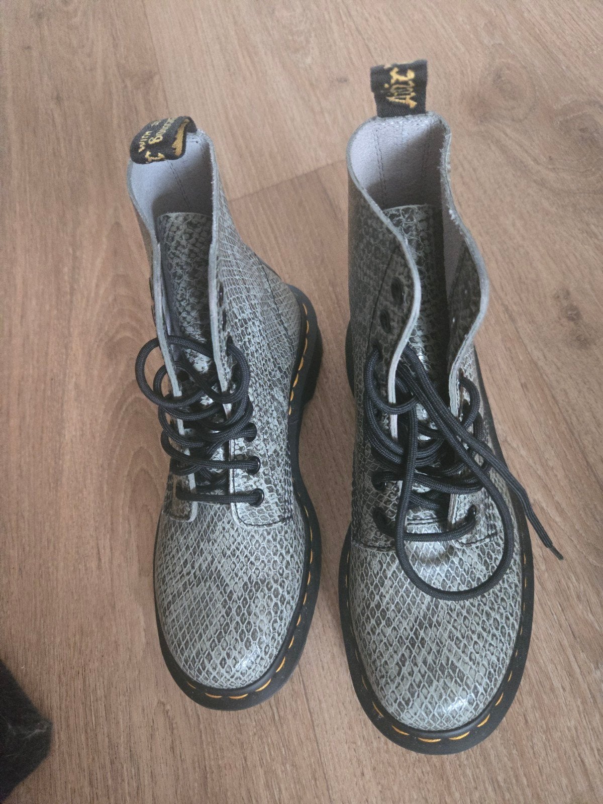 Dr. Martens Pascal Slangenprint Laarzen Maat 38, Kleding | Dames, Ophalen of Verzenden, Zo goed als nieuw