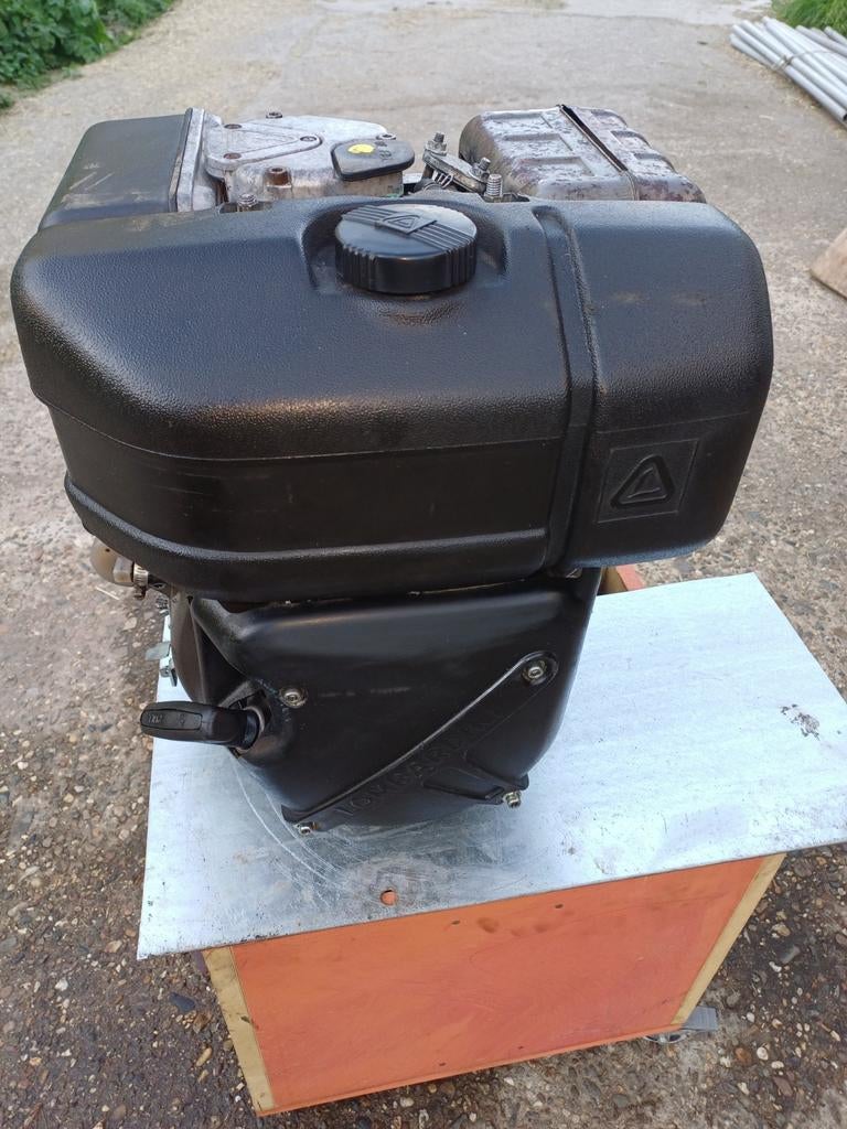 Lombardini motor 15ld315  diessel hand gestart, Ophalen, Zo goed als nieuw, Benzinemotor, 1800 rpm of meer