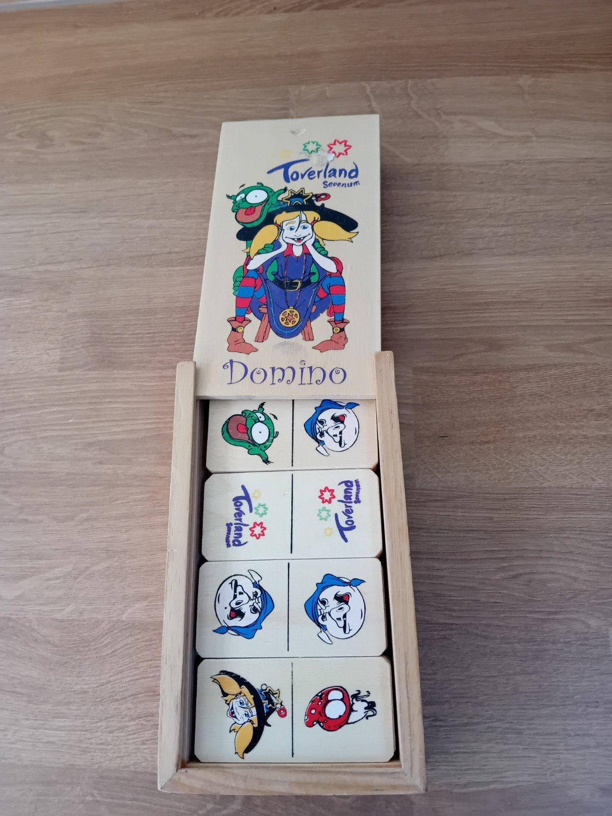 Toverland Domino spel in houten kistje, Een of twee spelers, Ophalen of Verzenden, Gebruikt, Toverland