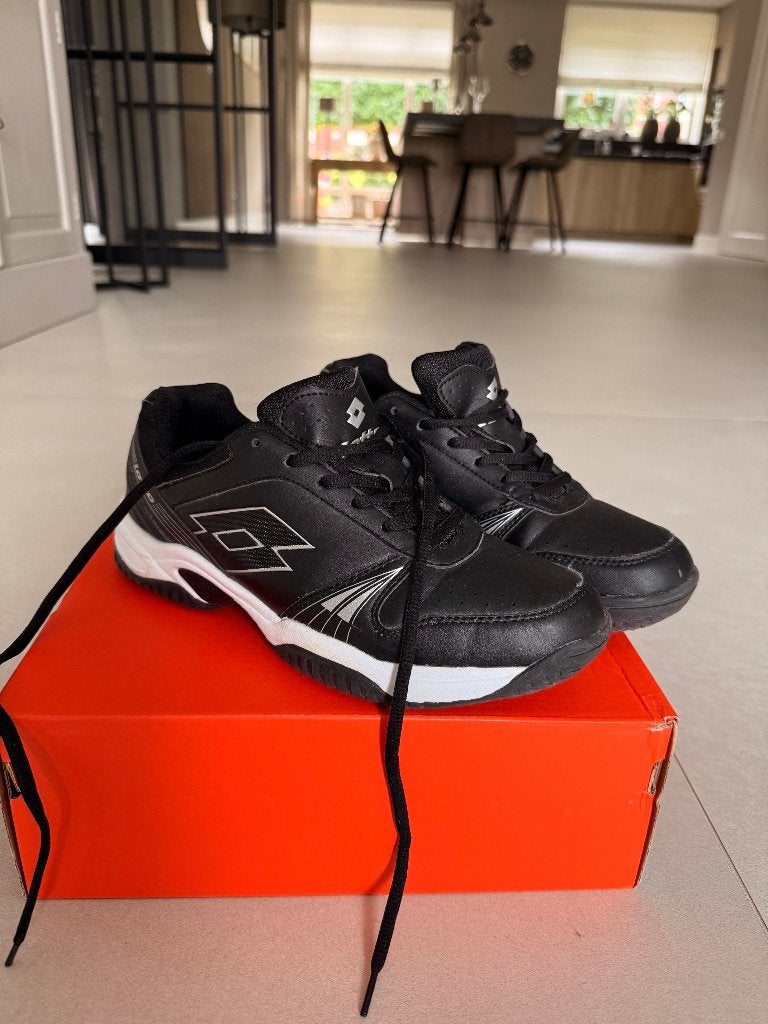 SNEAKERS LOTTO NIEUW GYMZAAL maat 40, Jongen of Meisje, Schoenen, Nieuw, Ophalen of Verzenden
