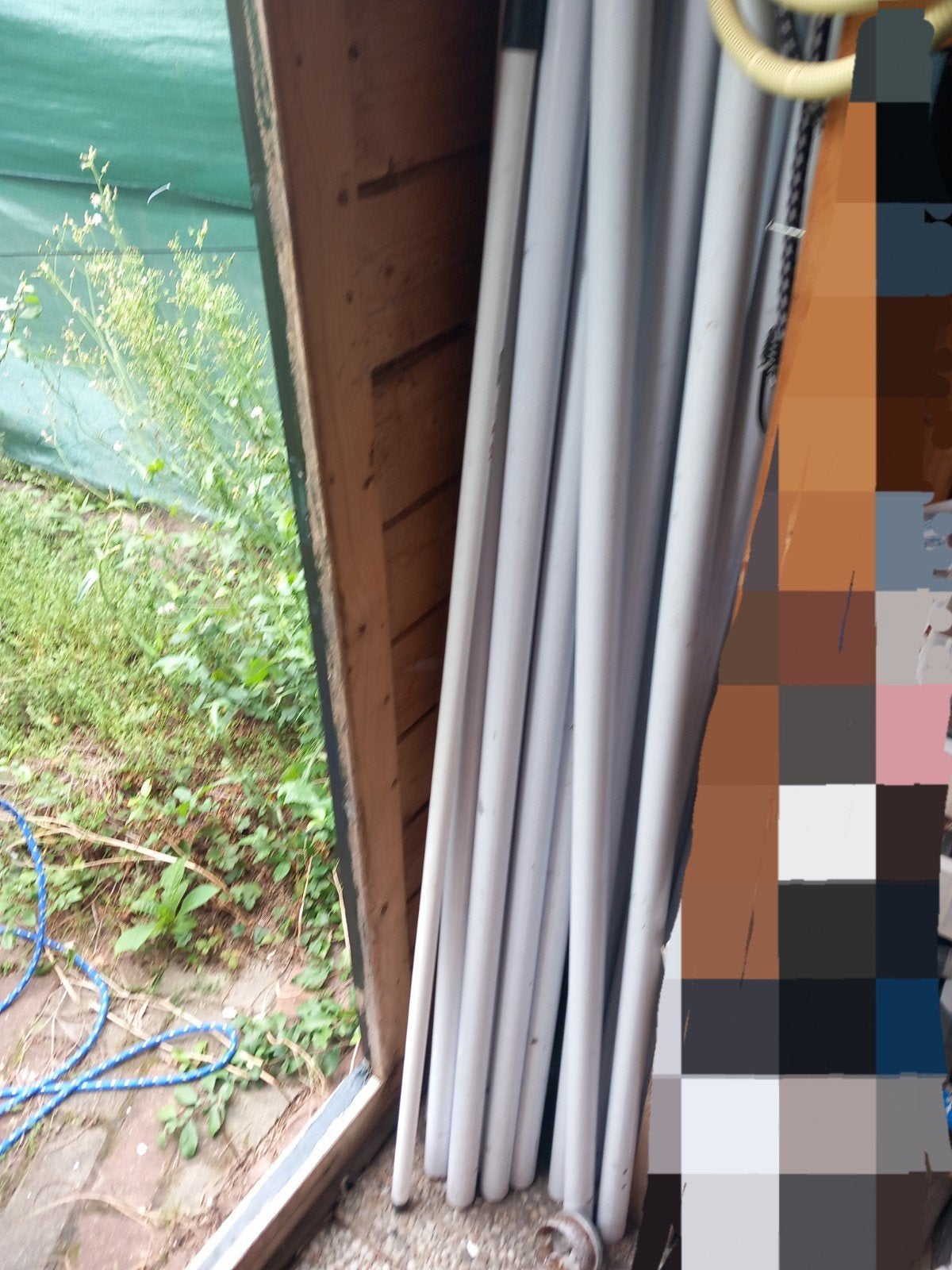 gratis oud ijzer/ palen van een party tent, Ophalen, 250 mm of meer