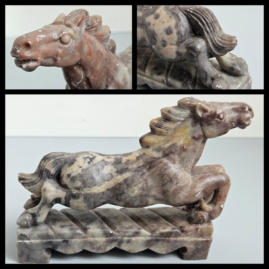 Antiek uit speksteen gesneden sculptuur van een paard, Natuurlijk materiaal, Ophalen of Verzenden, China, Handgemaakt
