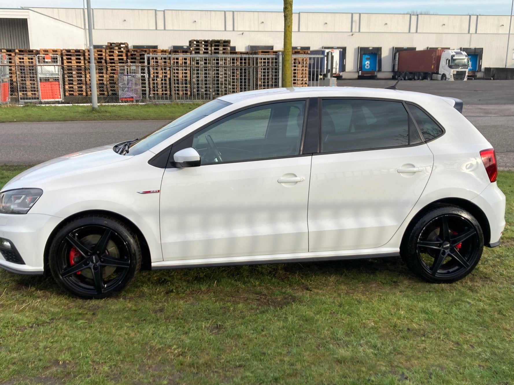 Volkswagen Polo 1.8 TSI GTI, Gebruikt, Alcantara, Wit, Bedrijf