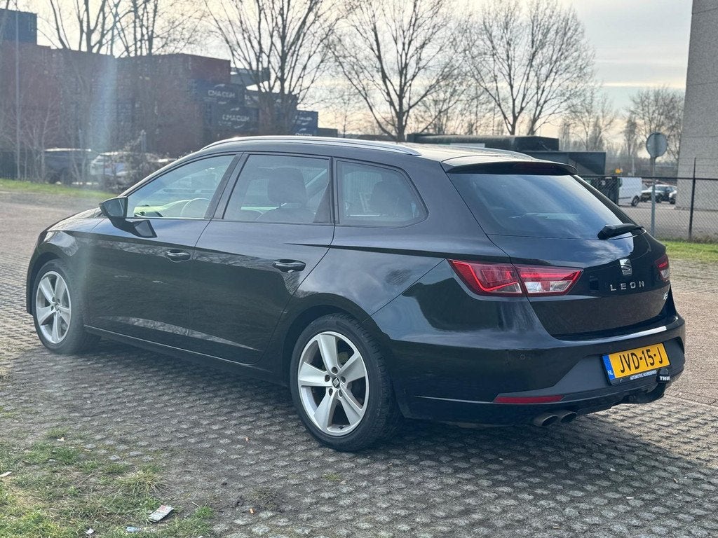 Seat LEON ST 1.8 TSI FR Business / AUTOMAAT / NAVI / STOELVW, Auto's, Seat, 1272 kg, Gebruikt, 4 cilinders, Leon