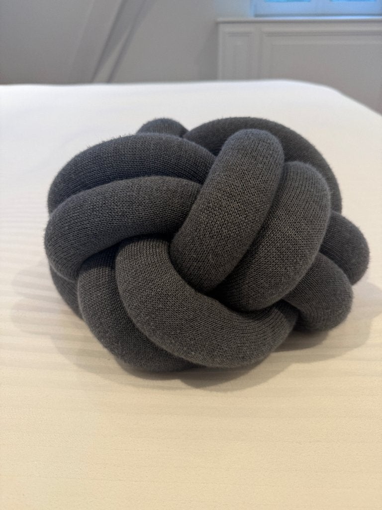 Design House Stockholm Knot Kussen – Nieuwstaat, Overige merken, Rond, Ophalen of Verzenden, Zo goed als nieuw