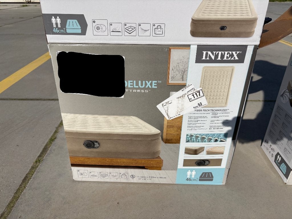 Intex luchtbed met ingebouwde pomp, Ophalen of Verzenden, Ingebouwde pomp, Zo goed als nieuw, 2-persoons