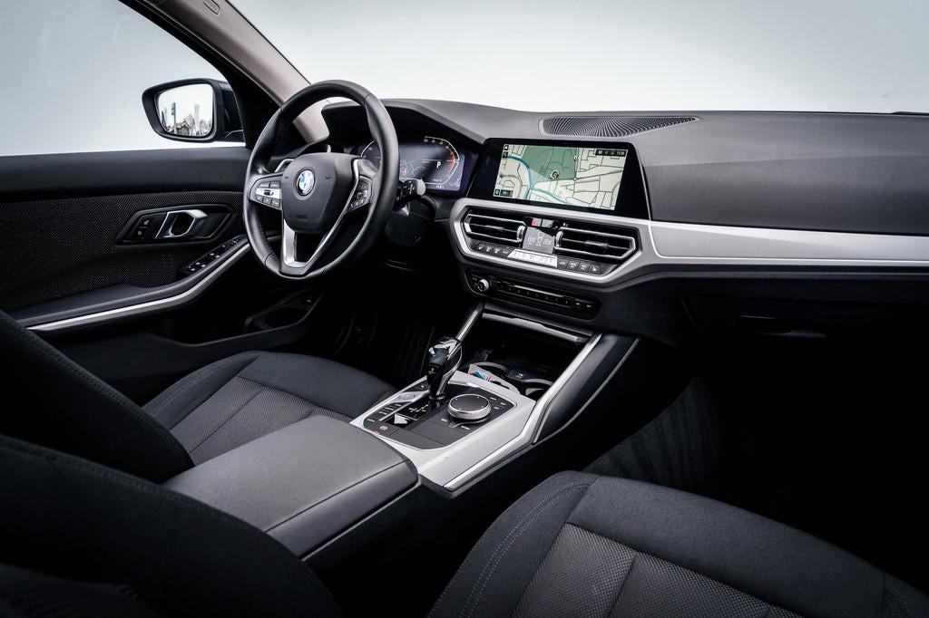 BMW 3 Serie Touring 318d Business Edition Plus | Virtual Coc, Auto's, BMW, Automaat, 4 cilinders, Zwart, Origineel Nederlands