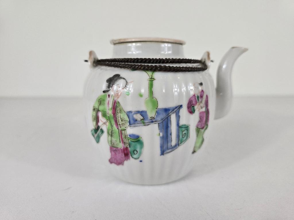 Famille rose theepot, porselein, China, Qing (eind 19e eeuw), Ophalen of Verzenden