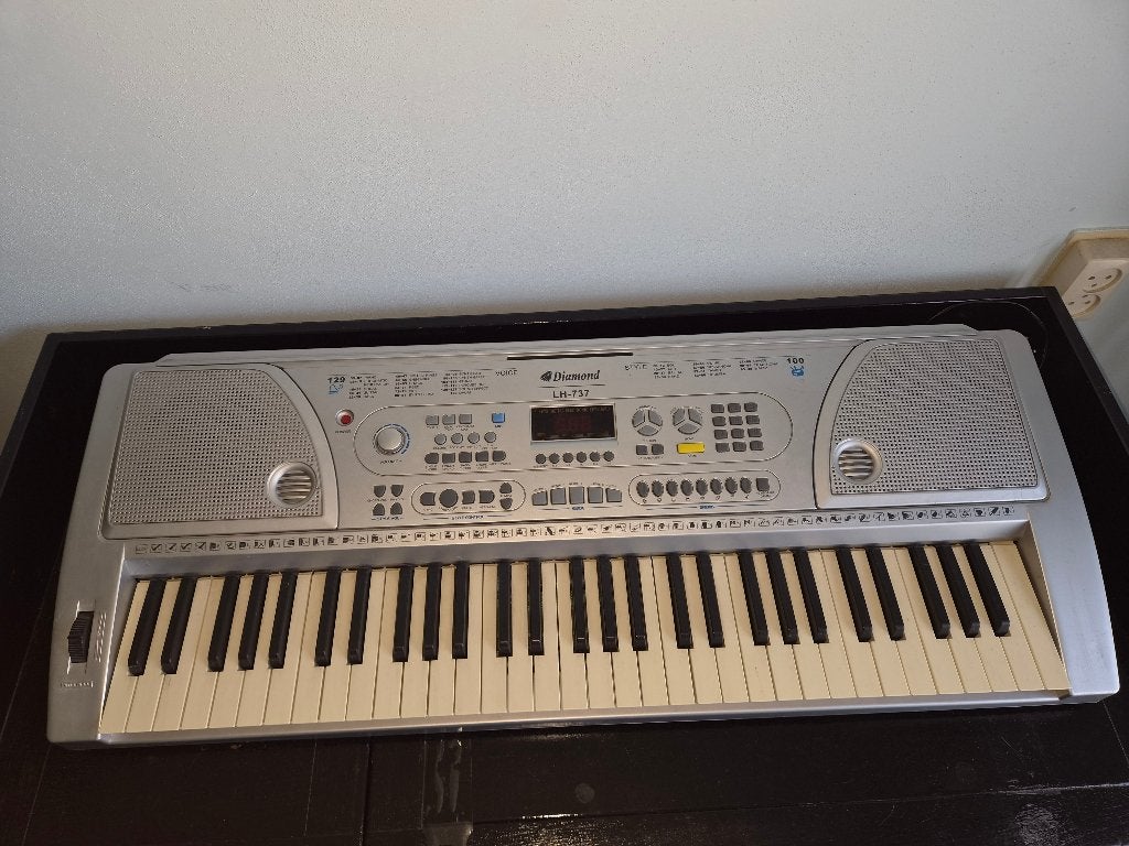 Mooi Diamond keyboard, 61 toetsen, Zo goed als nieuw, Midi-aansluiting, Ophalen