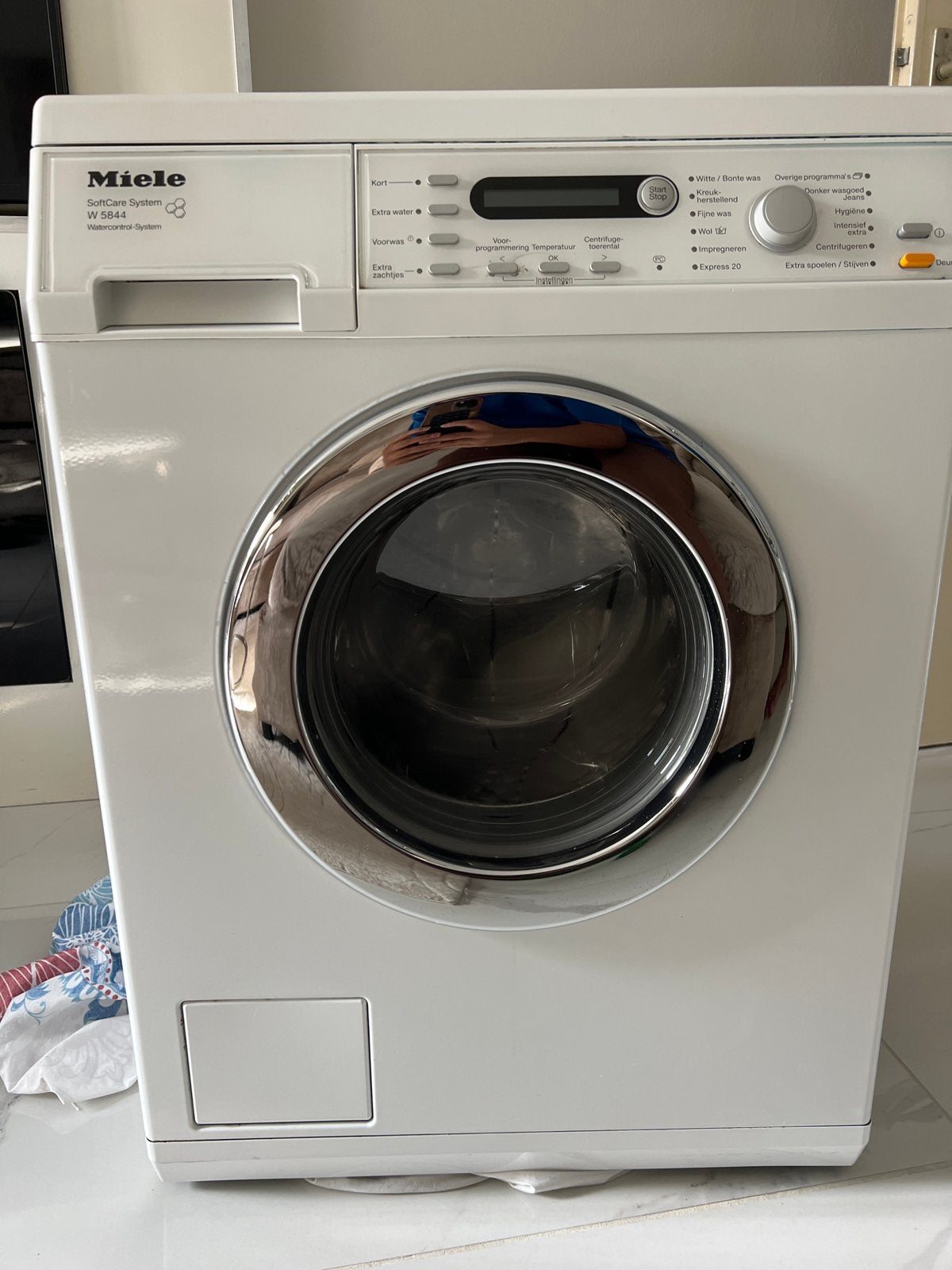 Miele W 5844 SoftCare System Wasmachine, Ophalen, Gebruikt, Voorlader, 85 tot 90 cm
