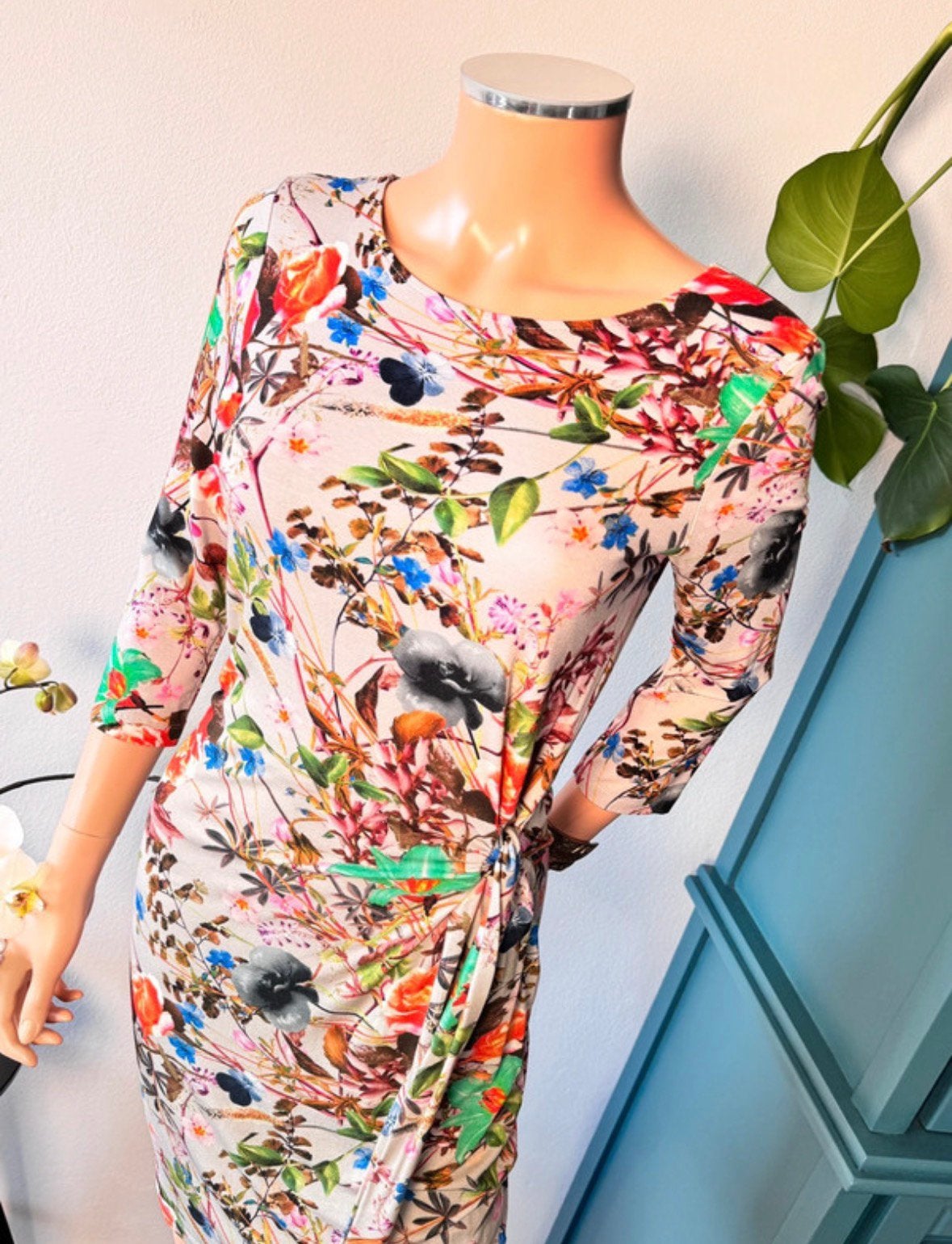 PROMISS viscose jurkje maat S - beige - viooltjes - bloemen, Kleding | Dames, Promiss, Beige, Ophalen of Verzenden, Zo goed als nieuw