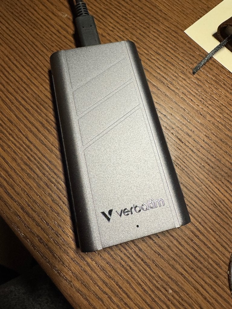 Verbatim turbometal portable ssd 1 tb 3700mbs USB4, Ophalen of Verzenden, Laptop, USB