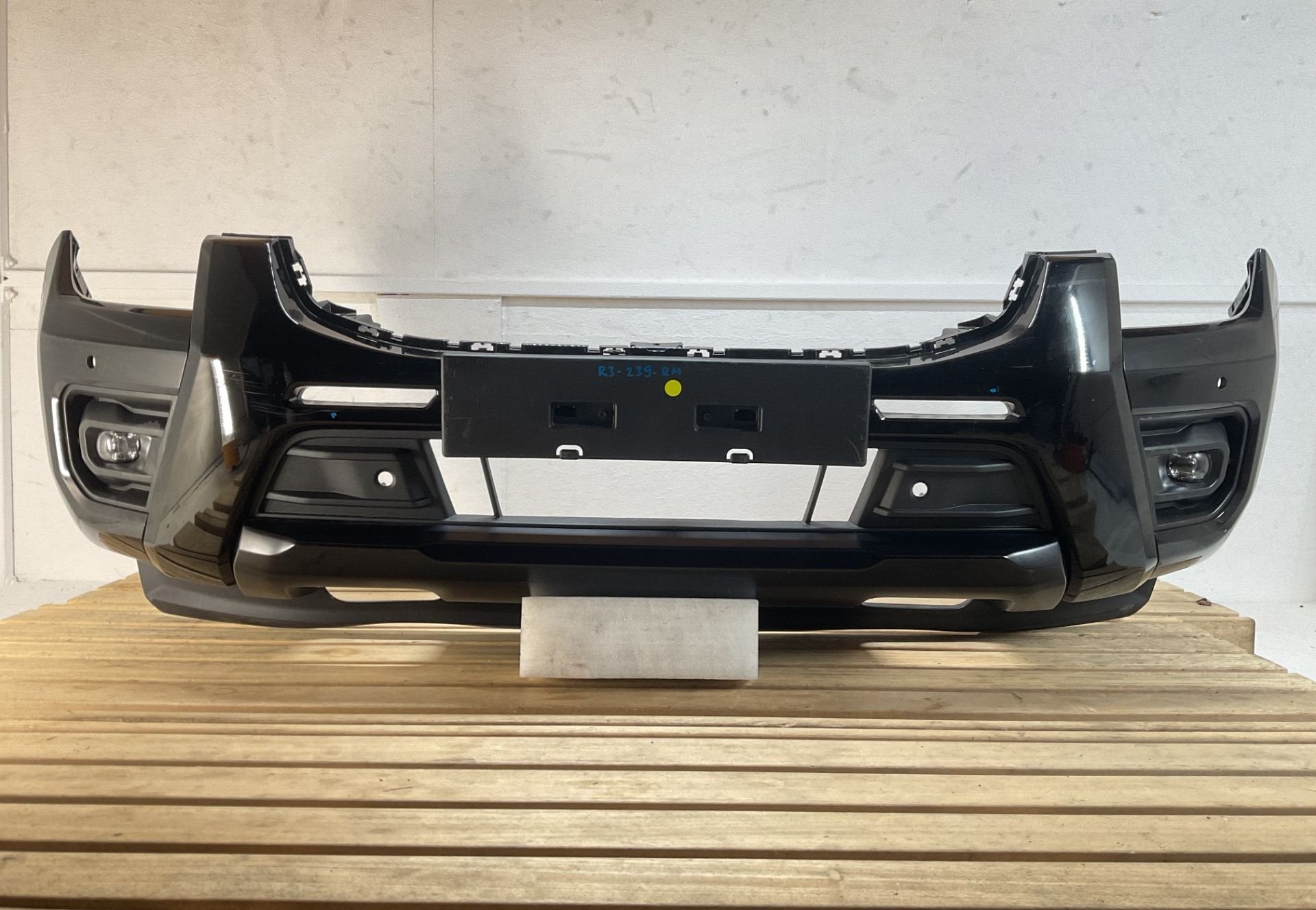 Bumper Ford Ranger IV MK4 24-26 N1WB-17C831-HAW Voorbumper R, Gebruikt, Voor, Info@ford.com, Ophalen of Verzenden