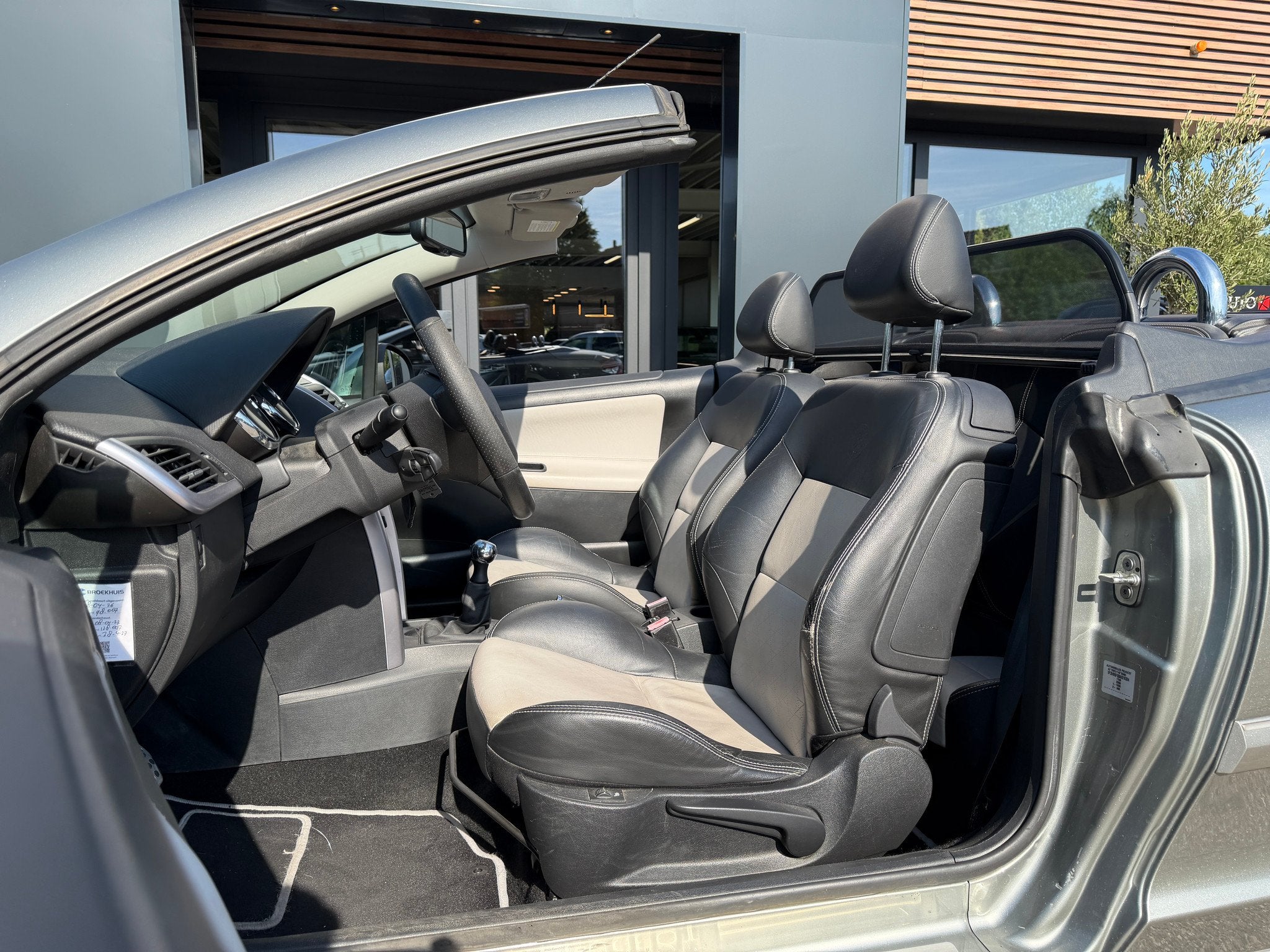 Peugeot 207 CC Roland Garros 1.6 VTi | Stoelverwarming | Cru, Keurmerk '100% Onderhouden', 15 km/l, Gebruikt, 4 cilinders