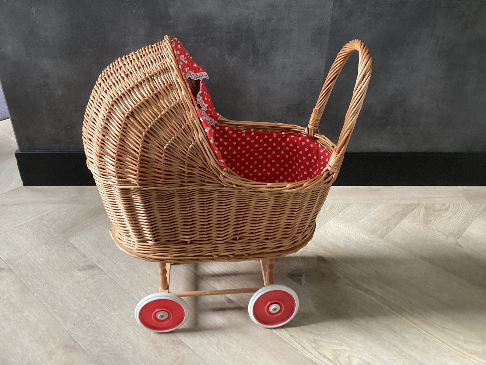 Rieten speelgoed poppenwagen, Ophalen, Gebruikt, Babypop