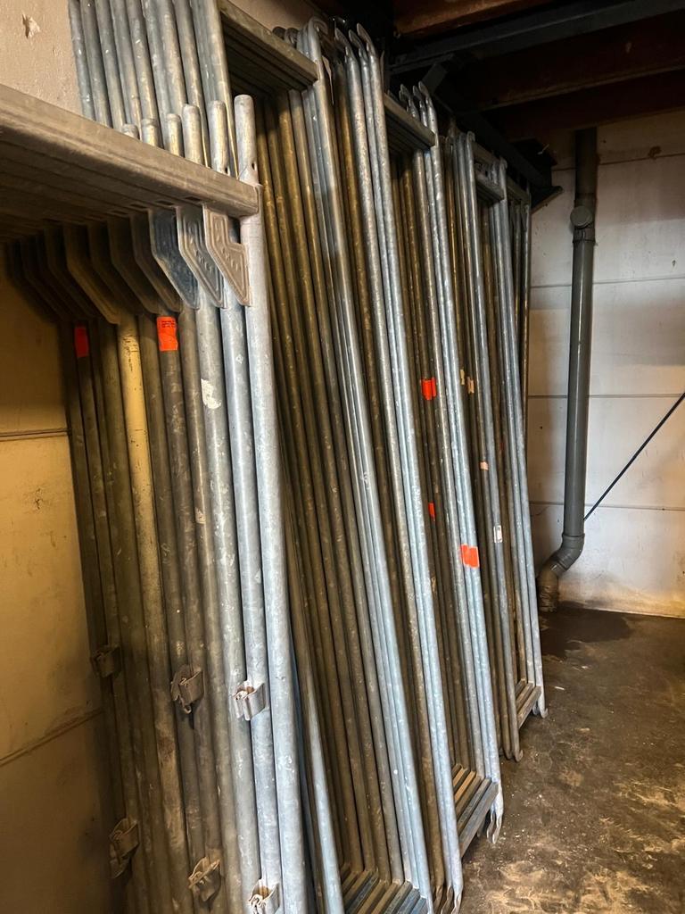 100m2 Layher Blitz steiger - Complete set, Ophalen, Gebruikt, Gevelsteiger, 5 meter of hoger