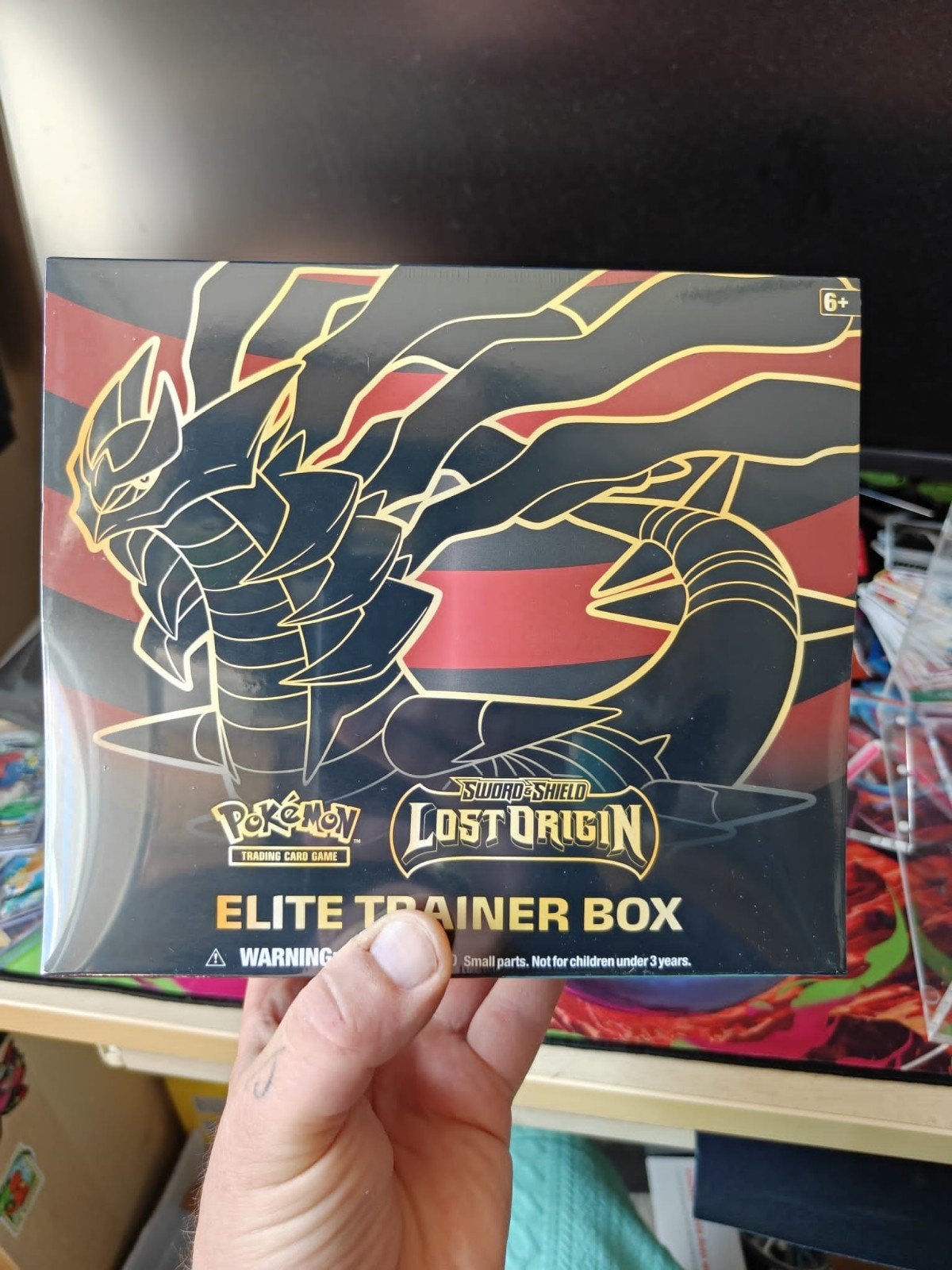 Pokémon TCG: Sword & Shield Lost Origin Elite Trainer Box, Ophalen of Verzenden, Zo goed als nieuw, Overige typen