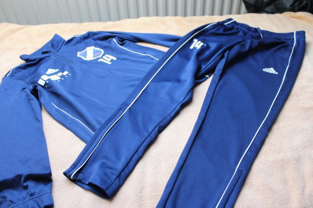 Adidas Trainingspak Jongens Maat 140 - Blauw, Adidas, Gebruikt, Verzenden, Setje