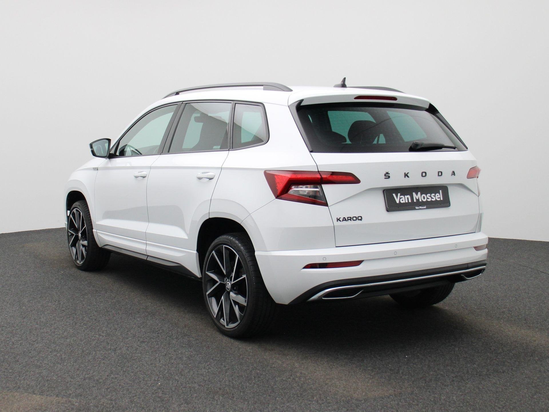 Skoda Karoq 1.5l TSI ACT DSG SPORTLINE | APPLE CARPLAY | AND, Auto's, 12 maanden, Stof, Gebruikt, Zwart