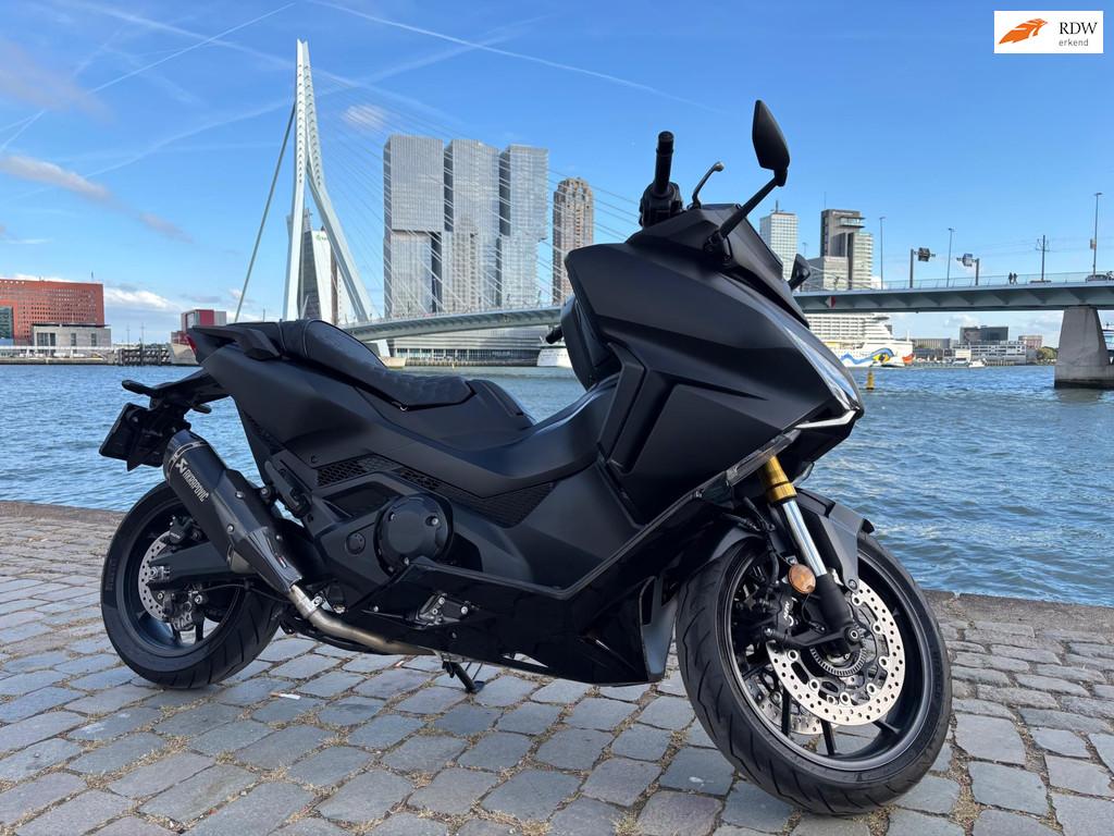Honda Scooter NSS Forza 750 ABS Akrapovic, Scooter, 745 cc, Bedrijf, Meer dan 35 kW