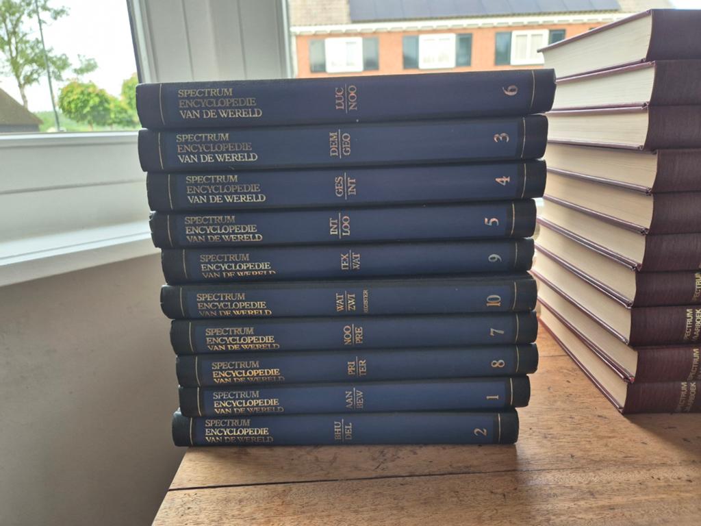 Gratis: Spectrum Encyclopedie van de Wereld - Complete Serie, Boeken, Encyclopedieën, Complete serie, Diverse auteurs, Algemeen