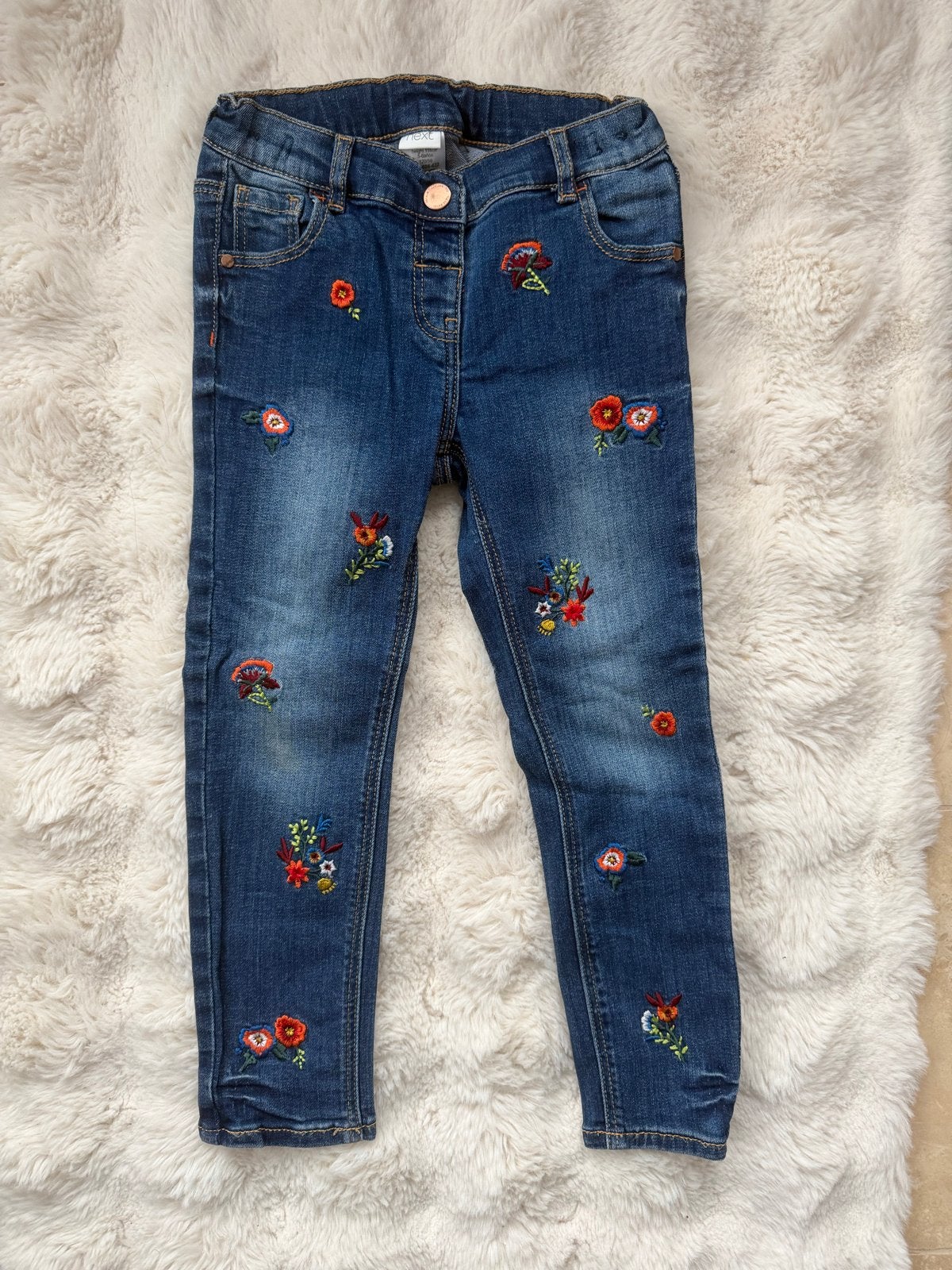 Next meisjes spijkerbroek maat 116 met borduursels, Ophalen of Verzenden, Zo goed als nieuw, Meisje, Broek