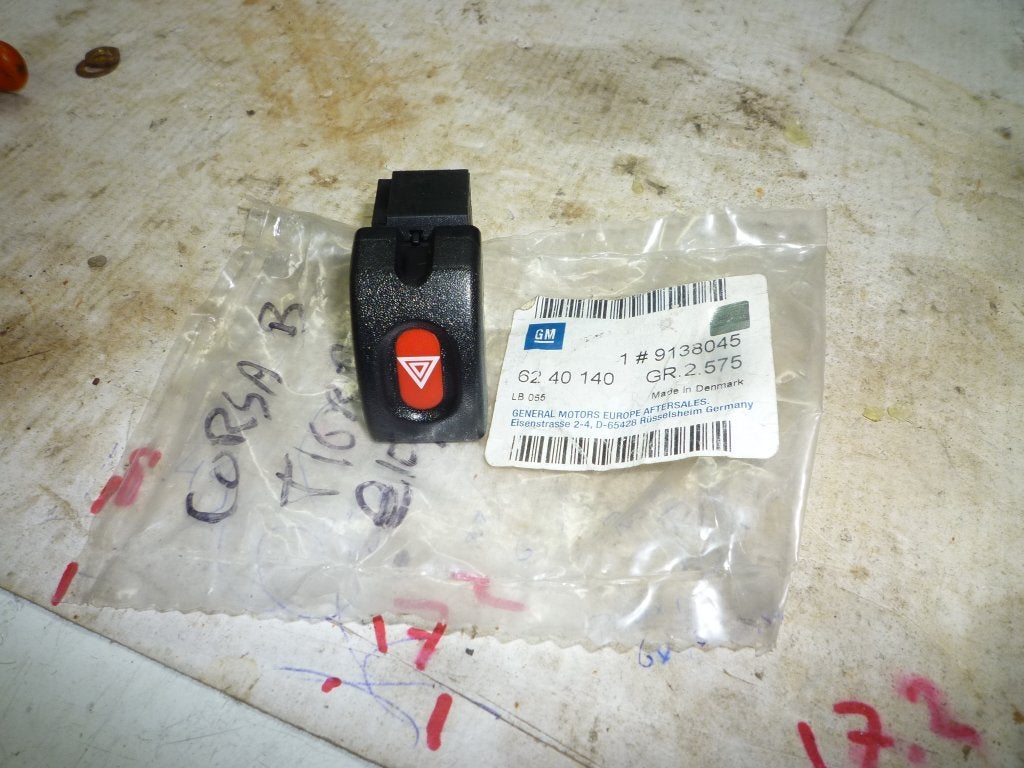 Opel Corsa-B/ Tigra alarmlichtschakelaar Nieuw 6240140, Ophalen of Verzenden, Nieuw, Opel