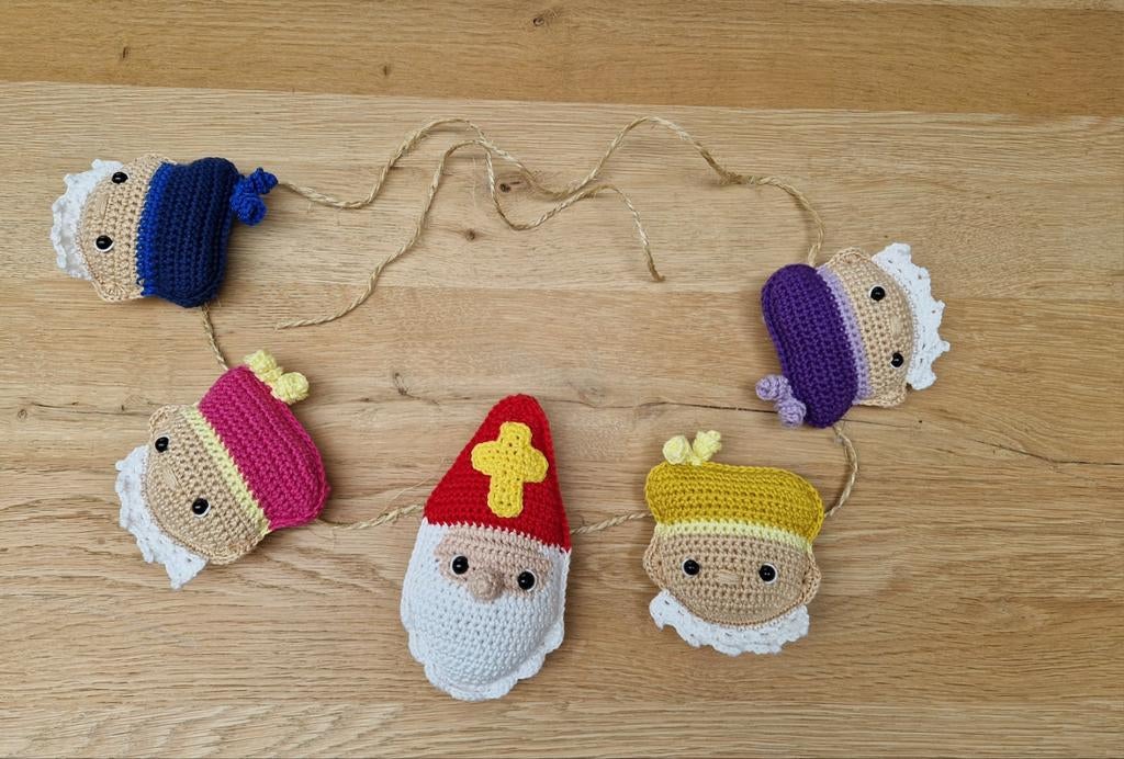 Gehaakte Sinterklaas slinger, Ophalen of Verzenden, Nieuw, Haken, Overige typen