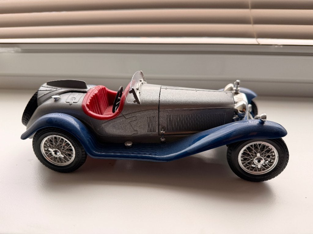 Bburago Alfa Romeo2300 SPIDER 1932 Grijs/Blaauw schaal 01:18, Hobby en Vrije tijd, Modelauto's | 1:18, Ophalen, Zo goed als nieuw