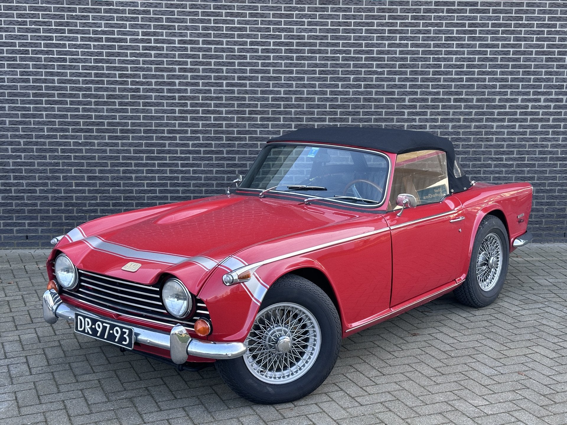 Triumph TR 250 (bj 1967), foto 7