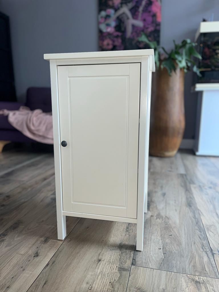 IKEA Hemnes (nacht)kastje met deur en plankjea - wit, Ophalen, Gebruikt