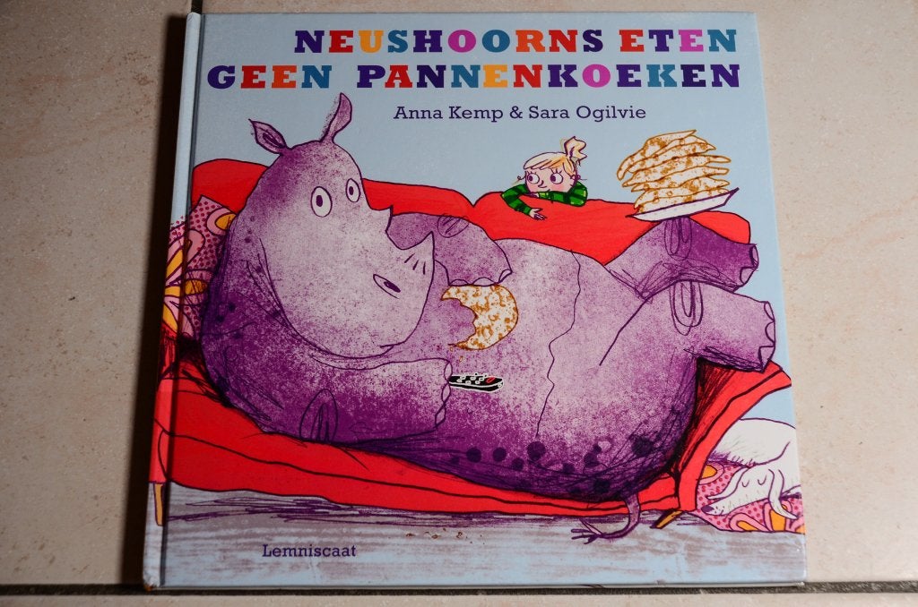 Neushoorns eten geen pannenkoeken / Anna Kemp Sara Ogilvie, Ophalen of Verzenden, Zo goed als nieuw, Fictie algemeen, Voorleesboek