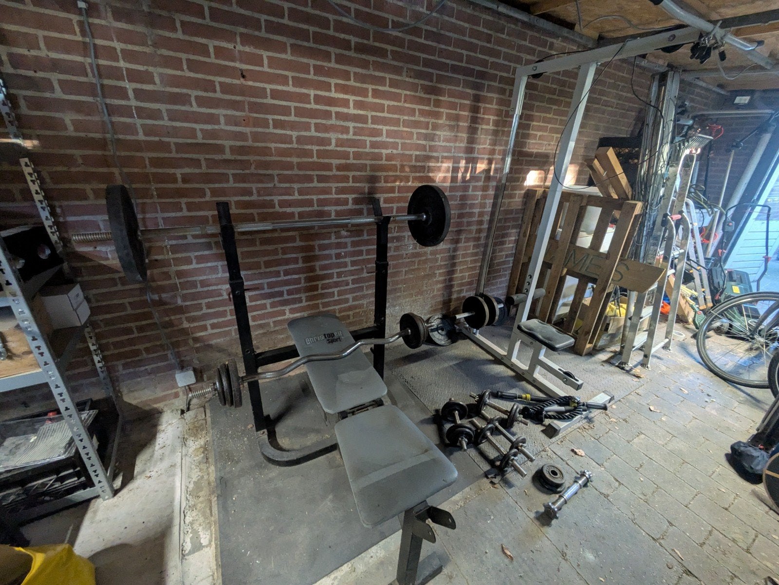 Benchpres en pull machine, Sport en Fitness, Fitnessapparatuur, Ophalen, Benen, Gebruikt, Krachtstation