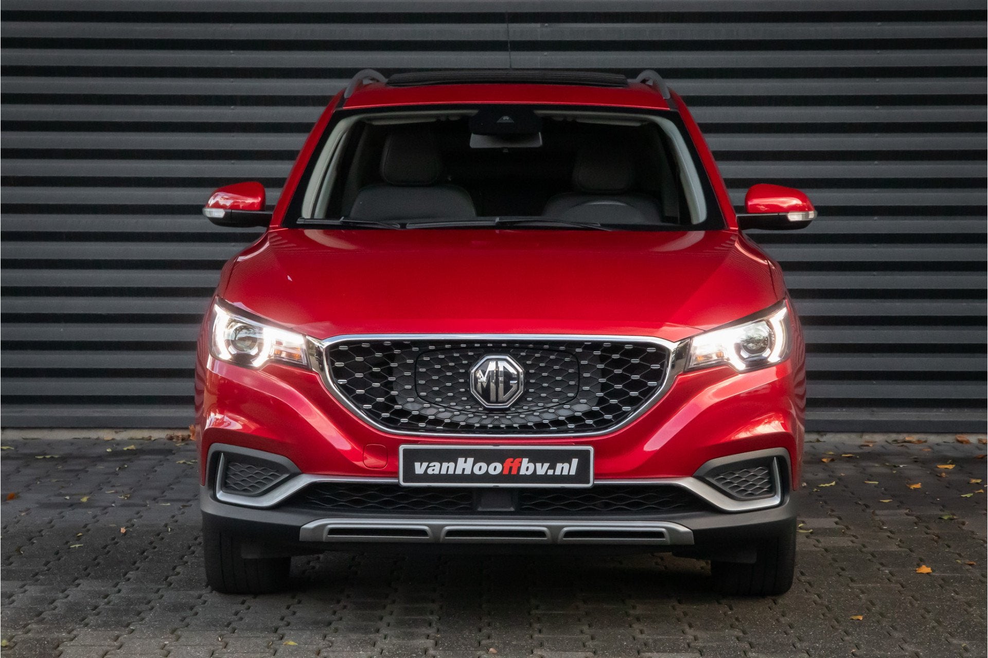 MG Mg Zs EV Luxury 45 kWh (bj 2020, automaat), Auto's, Gebruikt, Zwart, 143 pk, ZS