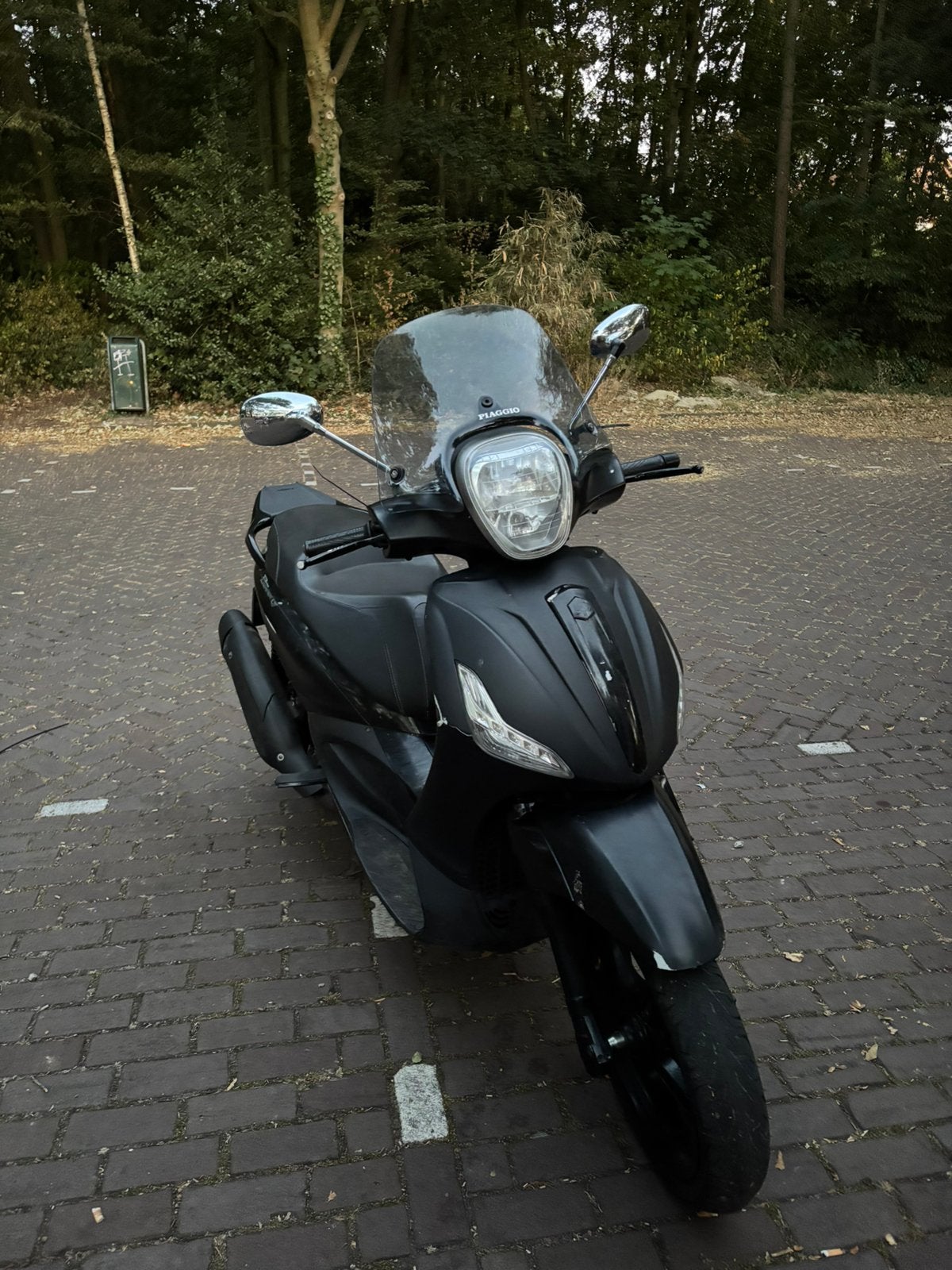Beverly 350cc A2, Ophalen, Zo goed als nieuw, Benzine, Overige modellen