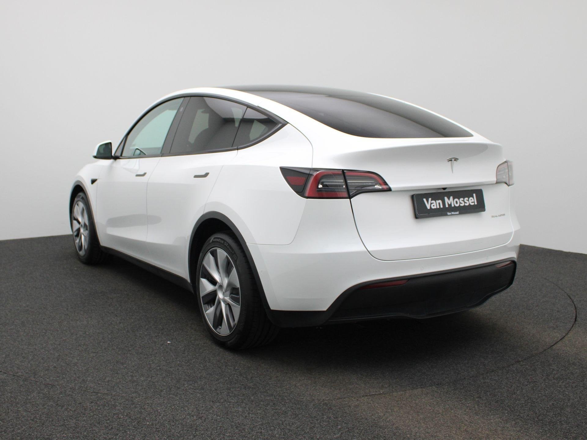 Foto 2 van Tesla Model Y Long Range AWD 75 kWh | Automaat | Stoelverwar