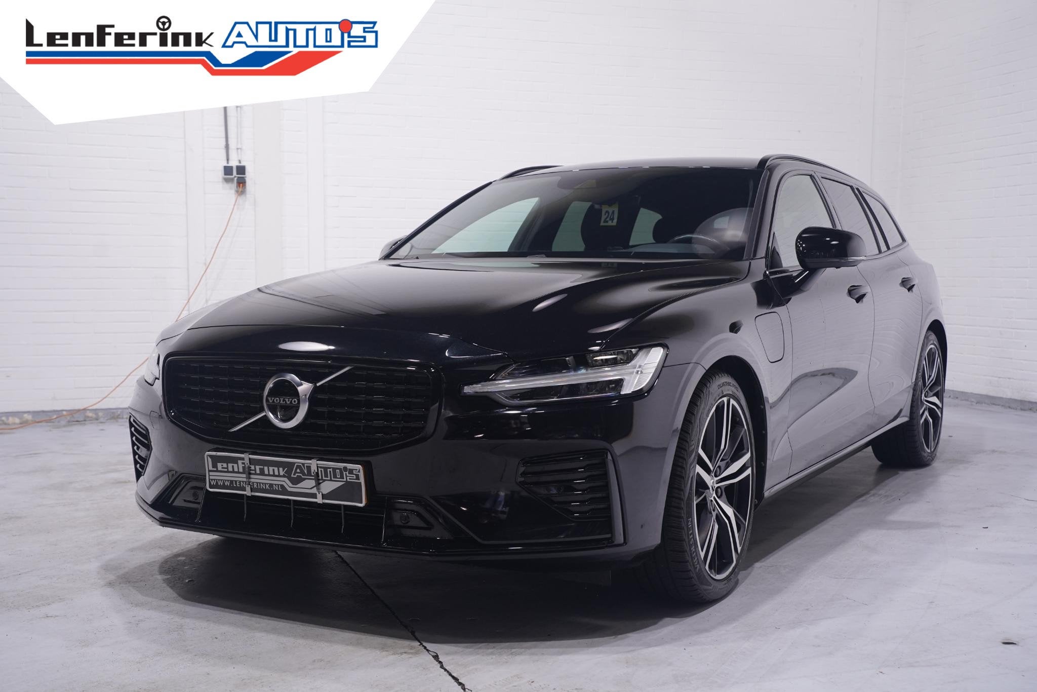 Volvo V60 2.0 T6 Recharge AWD R-Design SOH 90% Black-line pr, Auto's, Gebruikt, Euro 6, 4 cilinders, Hybride Elektrisch/Benzine