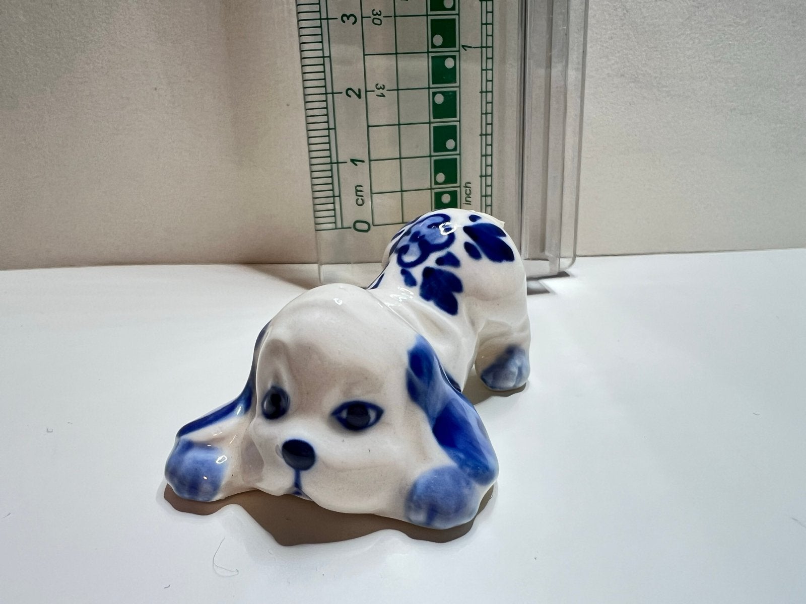 Schattig Delfts Blauw Stijl Hondje Beeldje - Keramiek, Verzamelen, Ophalen of Verzenden, Gebruikt, Dier