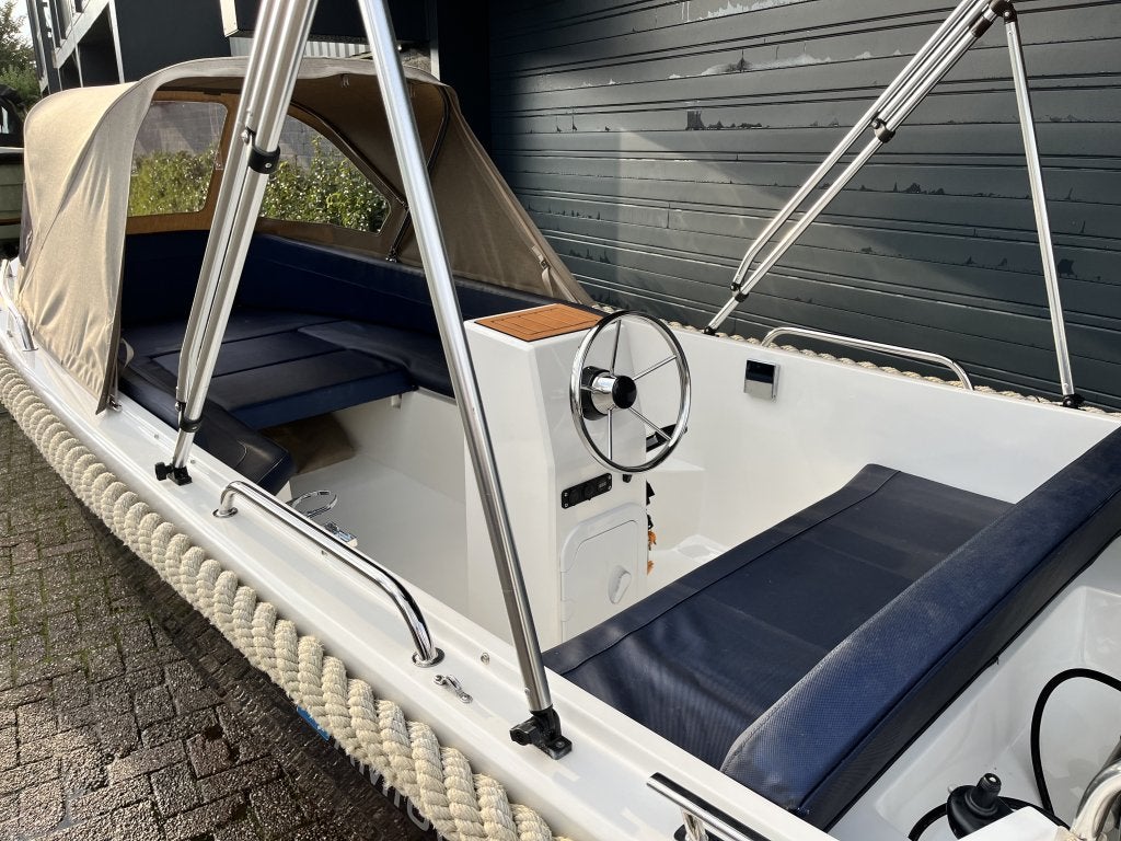 Gebruikte Amigo 470Q | Suzuki 9.9PK | Nieuwe buiskap, Watersport en Boten, Overige merken, 35 cm, Overige brandstoffen, 5 m