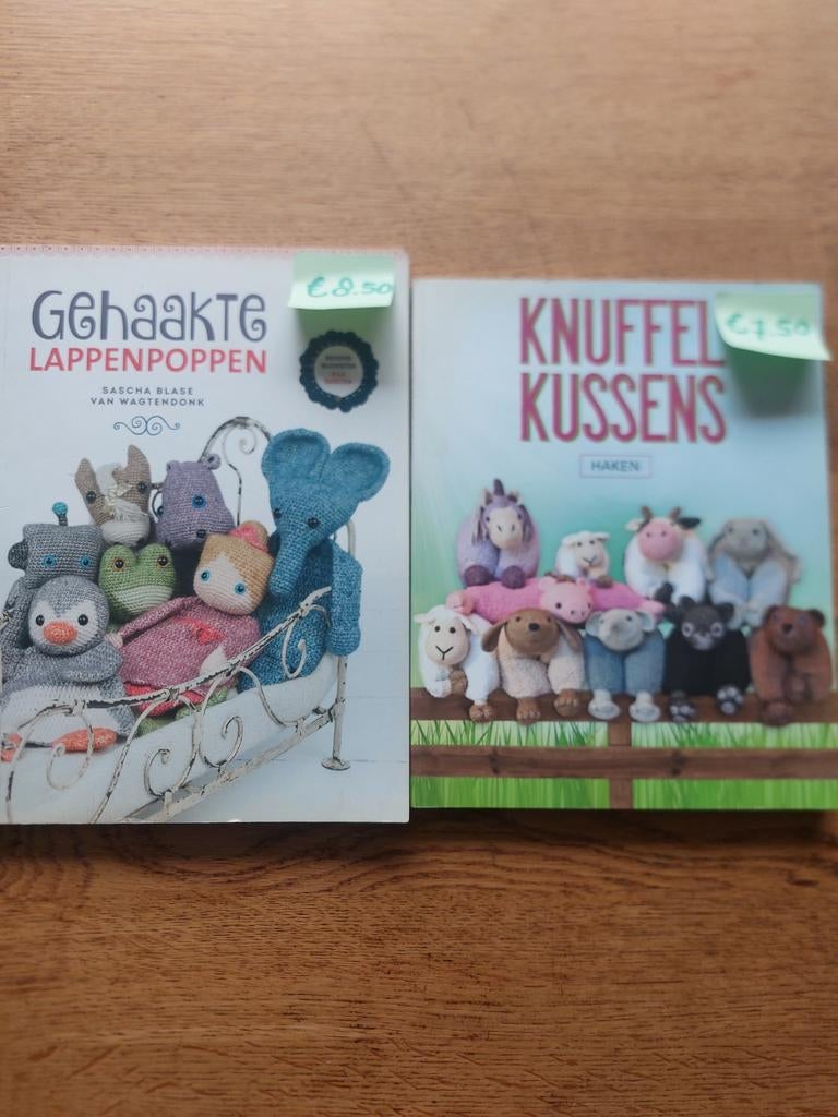Zo goed als nieuwe haakboeken prijs staat bij het boek, Ophalen of Verzenden